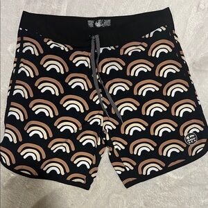 Of One Sea RT: $50 Men's Retro Boardshorts in Lava Rainbow size 36